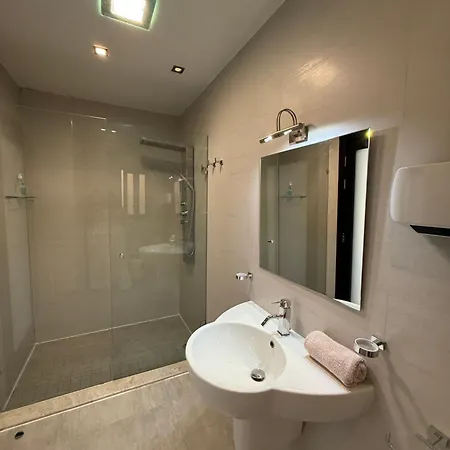 Luxury Penthouse * סליאמה