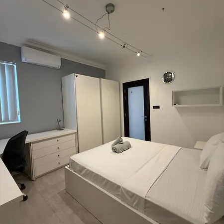 דירה Luxury Penthouse סליאמה