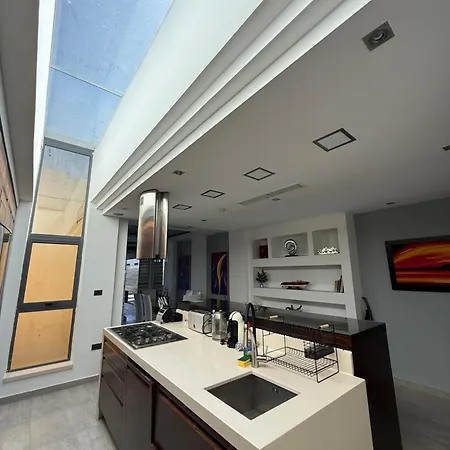 Luxury Penthouse * סליאמה