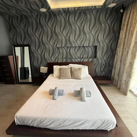 Luxury Penthouse דירה *