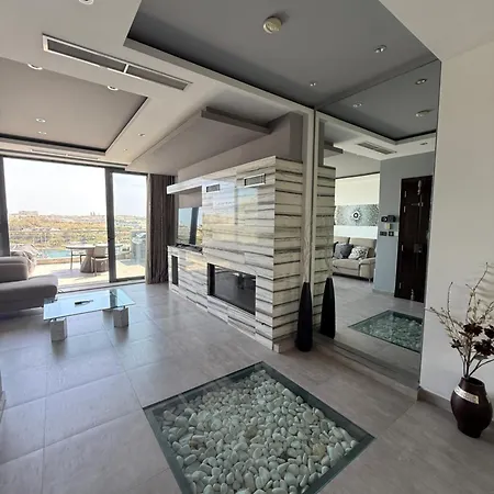Luxury Penthouse *