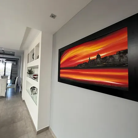 Luxury Penthouse דירה